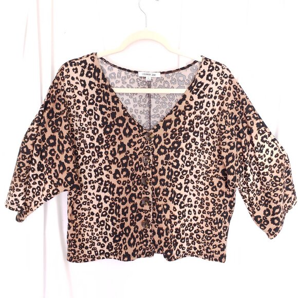 Uncommon Job Women Leopard Print 3/4 Sleeve Button V Neck Crop Blouse Size M - Picture 1 of 16